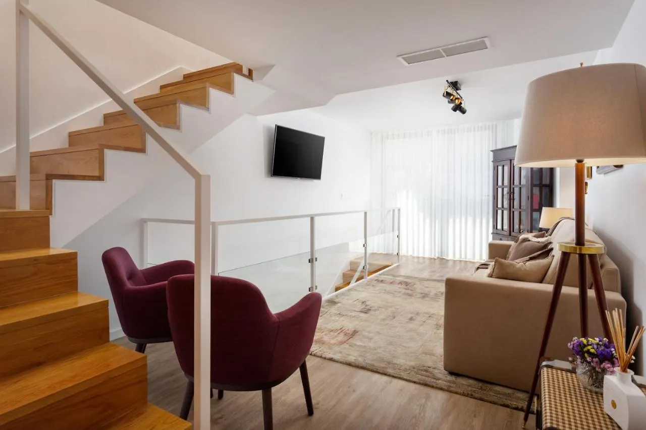 Stupendo-Three Rooms-Suite With Terrace -Center -Air Conditioning Lissabon 0*,  Portugal